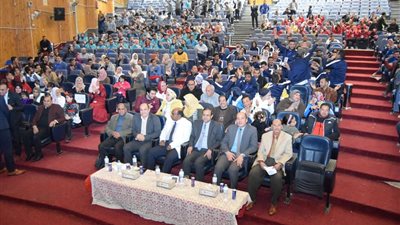 جامعة سوهاج تختتم الملتقى الصيدلي الثاني وتحصل على الدرع العام