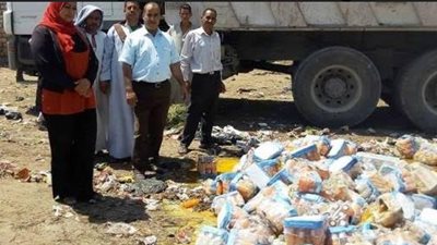 خلال حملات تموينية مكبرة..إعدام 195 كجم لحوم ومواد غذائية غير صالحة وتحرير 89 محضر تمويني بسوهاج