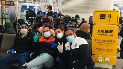     وزير التعليم العالي يطمئن على الطلاب المصريين العائدين من الصين