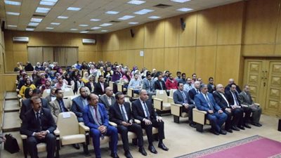 وزير التموين يشهد ختام فعاليات البرنامج التدريبي لطلبة كلية التجارة بجامعة القاهرة.