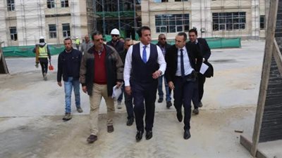 وزير التعليم العالى يتفقد منشآت جامعة العلمين الدولية للعلوم والتكنولوجيا