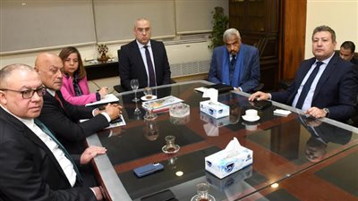 وزير الإسكان يلتقى المطورين العقاريين لتوضيح محددات وشروط مبادرة الحكومة والبنك المركزى للتمويل العقارى