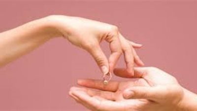 زوجة تطلب الخلع بسبب 