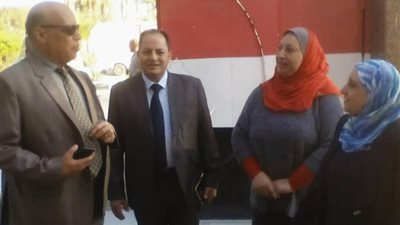 مدير إدارة نظم وتكنولوجيا المعلومات بوزارة التربية والتعليم يتفقد بعض المدارس بالأقصر