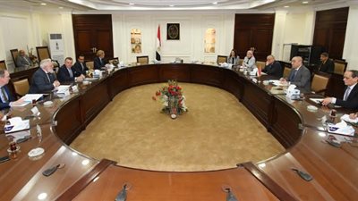 وزير الإسكان يلتقى وزير دولة السويد للتجارة الخارجية والسفير السويدى بالقاهرة 