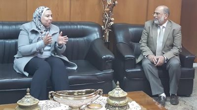 ورشة عمل لتوصيف البرامج و المقررات الدراسية بألسن عين شمس 