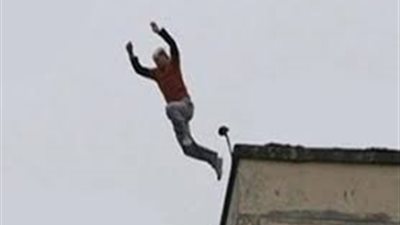 زوج يهرب من زوجتة وعشيقها بعد اختطافة قفزا من الدور الـ11 بمدينة نصر