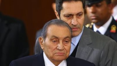 مقابر المقطم تستعد لاستقبال جثمان حسنى مبارك