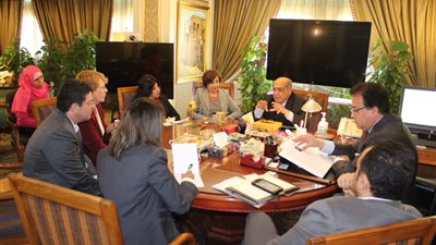 وزير التعليم العالى يبحث آليات التعاون العلمى والتعليمى مع وفد جامعة تكساس A&M الأمريكية