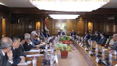 وزير التعليم العالي يتابع تنفيذ خطة الوقاية من فيروس كورونا بالجامعات والمعاهد خلال اجتماع مع رؤساء الجامعات
