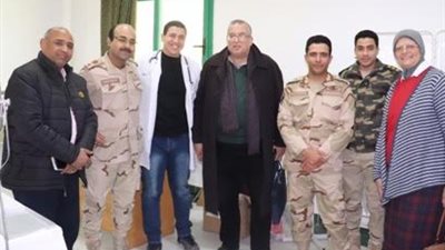 وزير التعليم العالي يستعرض تقريرا حول القافلة الشاملة بمطروح 