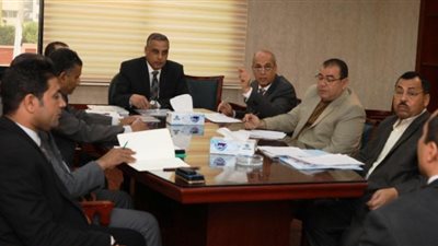 محافظ سوهاج يترأس اجتماع لجنة اختيار الوظائف القيادية