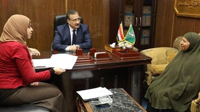 محافظ المنوفية يوجه بعرض الموقف الحالي للصرف الصحي لعزبة تيمور بشبين الكوم