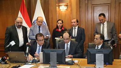 وزير التعليم العالي يعقد اجتماعا برؤساء الجامعات للاطمئنان على جاهزية الجامعات لتطبيق 