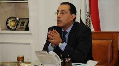 بعد قرار رئيس الوزراء.. حافز المعلمين علي كف عفريت!