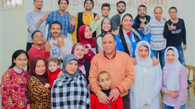 طلاب الأزهر يكافحون 