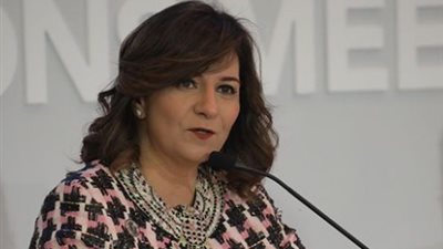 وزيرة الهجرة تؤكد: السفارات المصرية هي الجهة المسئولة عن تلقى الطلبات واتخاذ القرارات بشأن إجلاء المواطنين المصريين