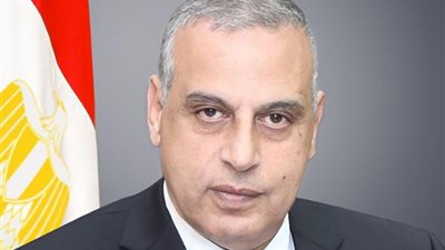 محافظ سوهاج يتابع امتحانات الصف الأول الثانوي