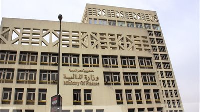 عاجل|  موازنة 2020/2021 :  تخصيص335  مليار جنيه للمرتبات بزيادة 34 مليارعن العام الماضي.. وخبراء ماليون: علي البرلمان ربط زيادة المرتبات بالتضخم 