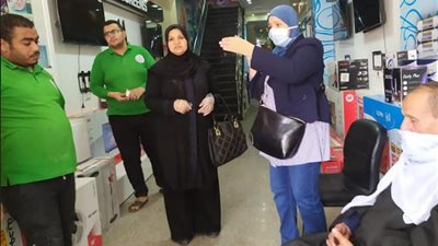 صحة سوهاج: قوافل توعية للعاملين بالمولات التجارية  وبوسترات للعملاء وبماكينات صرف المرتبات  