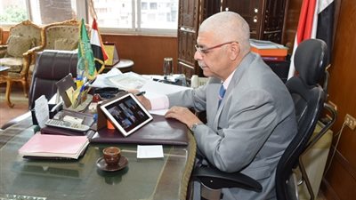 لجنة مكتبات جامعة المنوفية تعقد اجتماعها الثامن عبر منصات الإجتماعات الإلكترونية