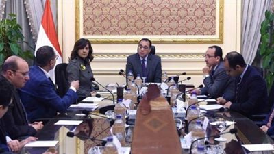 عاجل.. الحكومة تقرر تعديل موعد بدء حظر التجوال