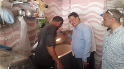 ضبط 6560 كمامة و600 عبوة كحول فى مخزن أدوية بأخميم  