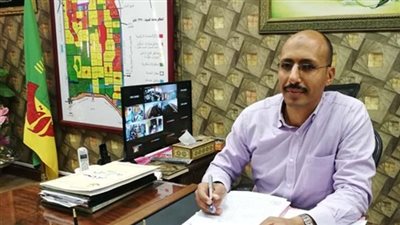 جهاز مدينة الشروق يزيل التعديات الواقعة على خط المياه الرئيسى المغذى للمدينة