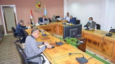 مجلس جامعة سوهاج يقرر التبرع بربع مليون جنيه لصندوق تحيا مصر لمساندة العمالة غير المنتظمة