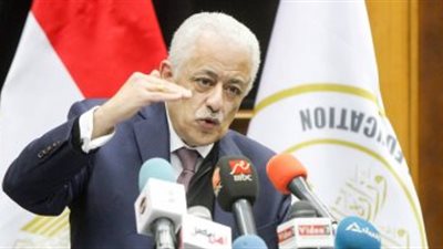 طارق شوقى يتوعد المعلمين المتورطين فى بيع المشروعات البحثية