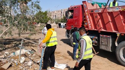 وزير الإسكان: جهاز مدينة 6 أكتوبر يشن حملتين لإزالة التعديات ومخالفات البناء بالمدينة