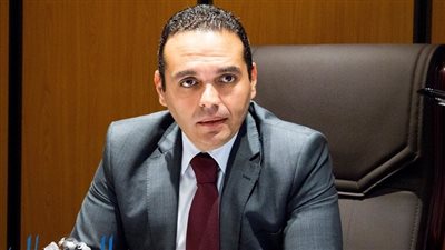 نافع: الانهيار في أسعار النفط يصب في مصلحة نمو الاقتصاد المصري