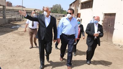 وزير التعليم العالي ورئيس جامعة المنوفية يتفقدان مزرعة طوخ طنبشا
