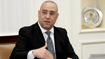وزير الإسكان يُصدر 13 قراراً إدارياً لإزالة مخالفات البناء والتعديات بالمدن الجديدة
