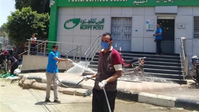 استمرار أعمال التعقيم والتطهير بشوارع أخميم 