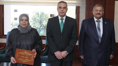 محافظ سوهاج يكرم وكيل وزارة الزراعة