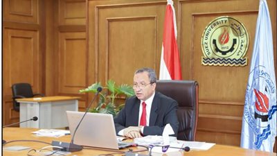 عاجل| مجلس جامعة السويس يعتمد على تقديم الأبحاث كطريقة لتقييم طلاب سنوات النقل 