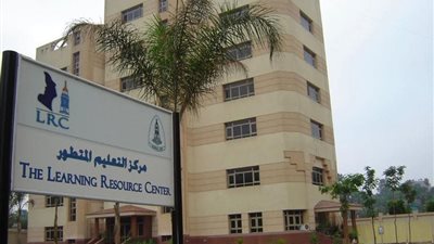 رئيس جامعة القاهرة: إطلاق اسم الدكتور هشام الساكت على مجمع التعليم المتطور بالقصر العينى