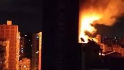 بـ7 سيارات.. الحماية المدنية تحاول السيطرة على حريق ببرج كامل بشبرا الخيمة 