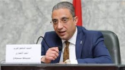 محافظ الفيوم يحيل مديرى مدرستين ووكيل و3 من المعلمين للتحقيق مع ايقافهم عن العمل