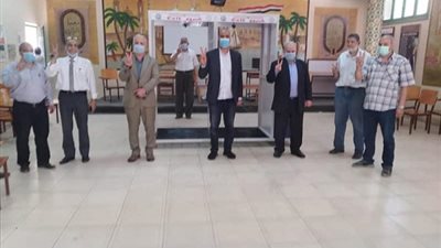 تصنيع أول بوابة للتعقيم ضد كورونا بمدرسة إمبابة الصناعية الفنية