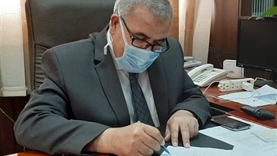 التعليم تستبعد مدير مدرسة وإحالته للتحقيق.. والسبب صادم