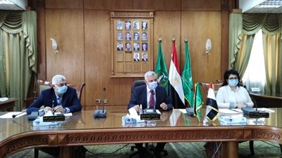 رئيس جامعة المنوفية يتابع أعمال لجنة المنشآت الجامعية 