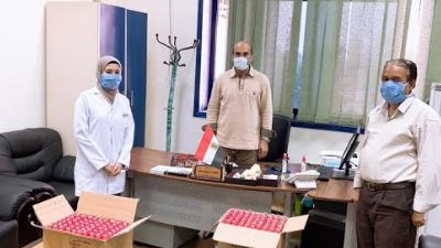 صيدلة جنوب الوادي تنتج مطهرات الايدي بمعامل الكلية