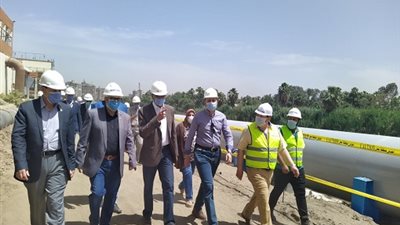 نائب وزير الإسكان يتفقد توسعات محطة مياه جزيرة الدهب بالجيزة.. صور