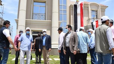 وزير الإسكان يتفقد أول فيلا يتم تشطيبها بمنطقة الفيلات المواجهة للكورنيش بمدينة المنصورة الجديدة