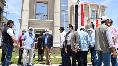 وزير الإسكان يتفقد 4824 وحدة سكنية تم وجارٍ تنفيذها بمشروع 
