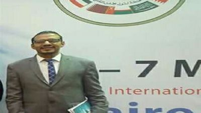 منح طبيب مصرى لقب الفارس الابيض استحدث طريقة جديدة فى التوعية بكورونا.. ننشر التفاصيل