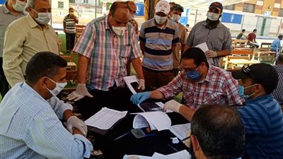 وكيل تعليم الغربية يتابع تسليم المشروعات البحثية للتعليم الفني ببسيون