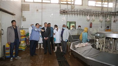 استعدادا لعيد الفطر المبارك ..محافظ سوهاج: توفير السلع الغذائية والتموينية بأسعار مخفضة للمواطنين